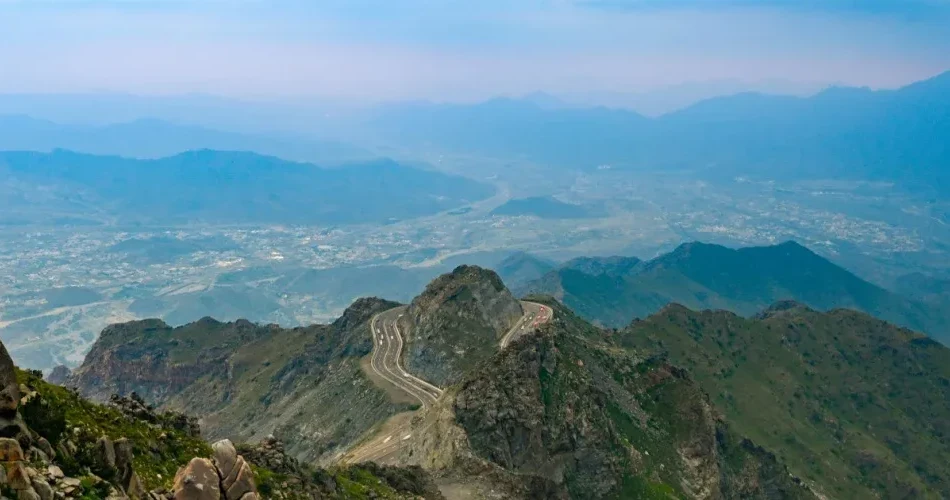 A Guide to the Al Hada Mountain Road